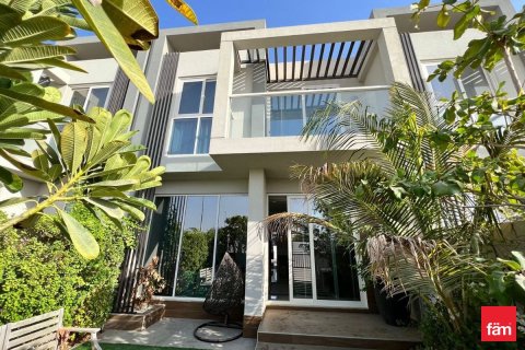 Villa de 4 dormitorios  No. 125147 2