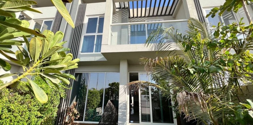 Villa de 4 dormitorios  No. 125147