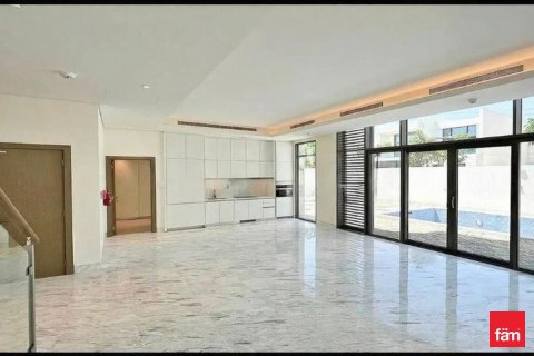 Villa de 4 dormitorios  No. 125146 12