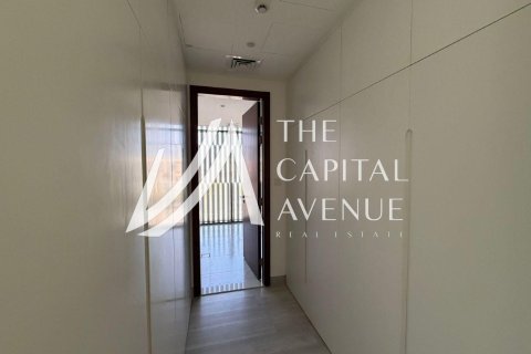 Вилла с 4 спальнями в Абу-Даби, ОАЭ №137028 7