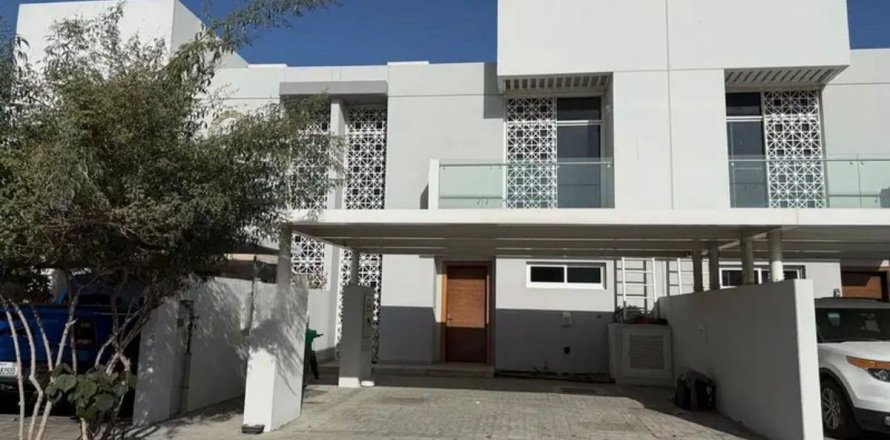3 bedrooms Townhouse in Dubai, UAE No. 142362