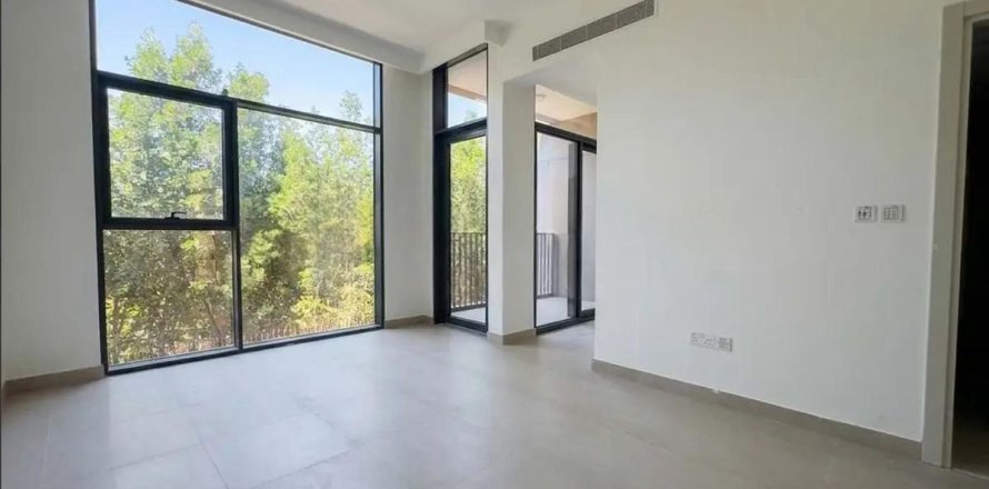 4 bedrooms Townhouse in Dubai, UAE No. 168128