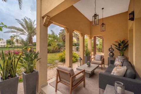 Villa de 4 dormitorios en Dubai, UAE No. 210431 12