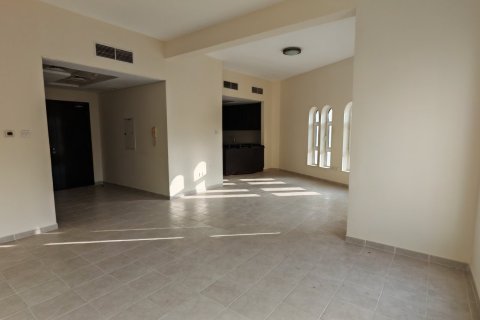 Apartment de 2 dormitorios en Dubai, UAE No. 210425