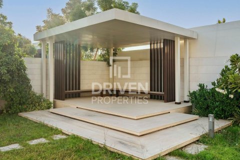 Вилла с 7 спальнями в Umm Suqeim 3, ОАЭ №137971 4