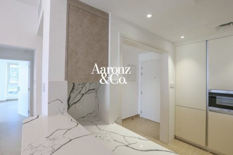 2 bedrooms Apartment in Icon Tower 2, UAE No. 167335 19