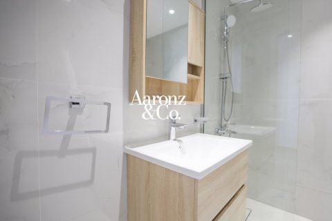 2 bedrooms Apartment in Icon Tower 2, UAE No. 167335 16