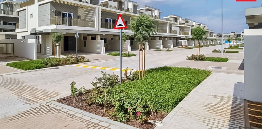 Townhouse de 3 chambres à Dubai, UAE No. 144552