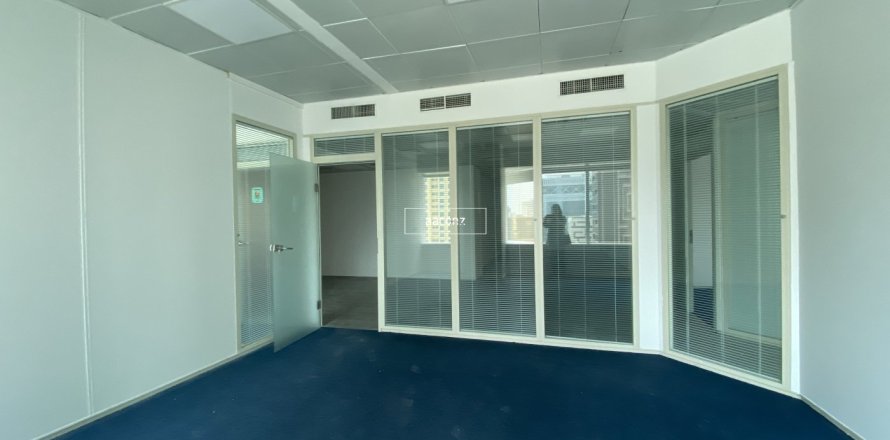 Office de 186.1m² en Sheikh Zayed Road, UAE No. 102130