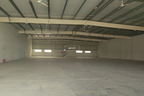Warehouse de 873.3m² en Al Quoz, UAE No. 102127 4