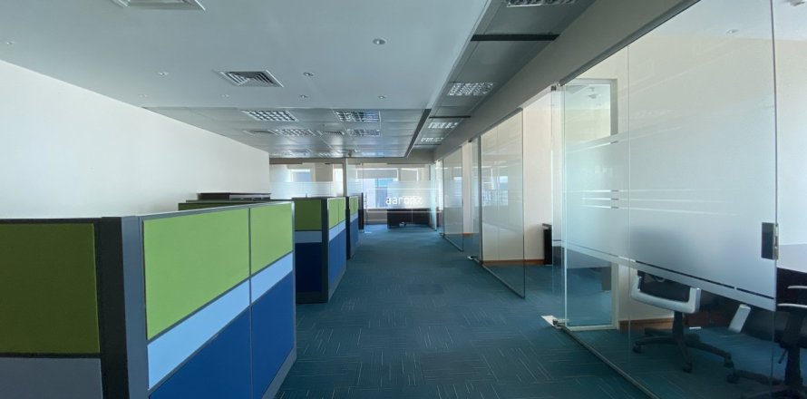 Office de 186.1m² en Sheikh Zayed Road, UAE No. 102128