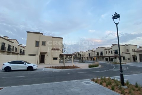 3 bedrooms Townhouse in Khalifa City, UAE No. 71750 1