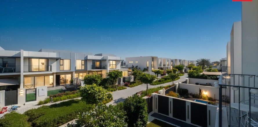 Townhouse de 3 chambres à Dubai, UAE No. 140502