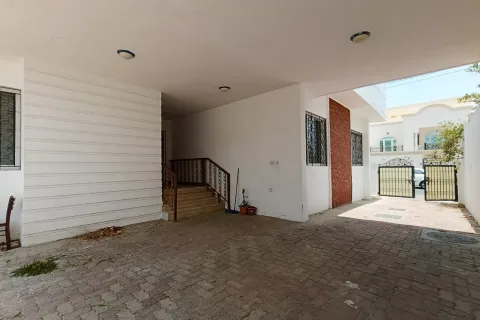 Вилла с 6 спальнями в Al Qurm, Оман №108490 3