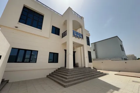 7 bedrooms Villa in Muscat, Oman No. 108488 2