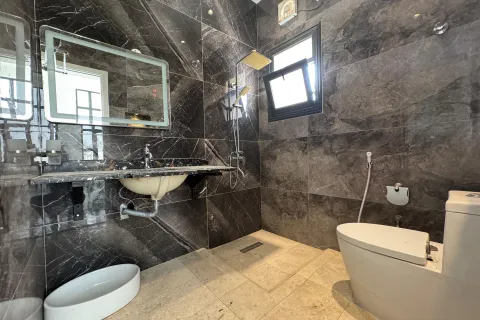 7 bedrooms Villa in Muscat, Oman No. 108488 5