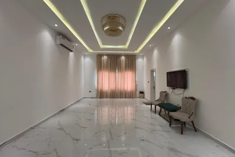 7 bedrooms Villa in Muscat, Oman No. 108488 4