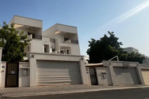 6 bedrooms Villa in Madinat as'Sultan Qaboos, Oman No. 108491 2