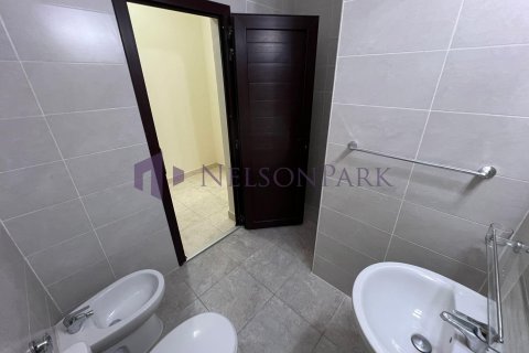 5 bedrooms Villa in Doha, Qatar No. 57897 10