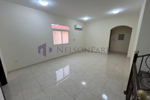 5 bedrooms Villa in Doha, Qatar No. 57897 9