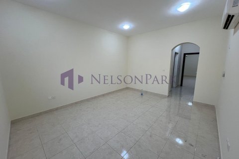 5 bedrooms Villa in Doha, Qatar No. 57897 6