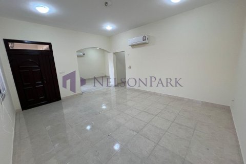 5 bedrooms Villa in Doha, Qatar No. 57897 15