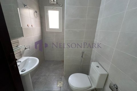 5 bedrooms Villa in Doha, Qatar No. 57897 4