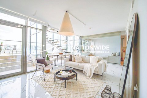 3 bedrooms Duplex in Abu Dhabi, UAE No. 140633 10