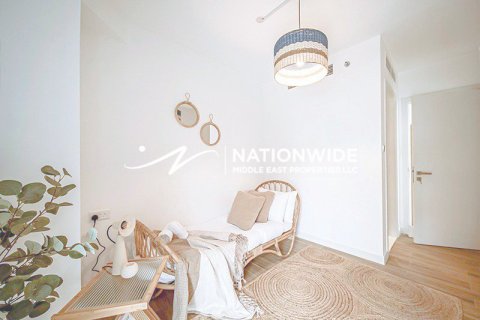 3 bedrooms Duplex in Abu Dhabi, UAE No. 140633 13