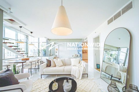 3 bedrooms Duplex in Abu Dhabi, UAE No. 140633 9