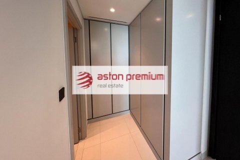 Квартира с 3 спальнями в EMAAR Beachfront, ОАЭ №140637 15