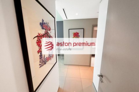 Квартира с 3 спальнями в EMAAR Beachfront, ОАЭ №140637 7