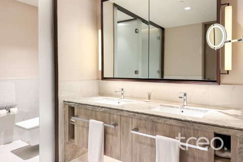 Квартира с 2 спальнями в Address Harbour Point, ОАЭ №203944 13