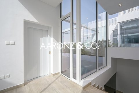 4 غرف نوم فيلا  رقم 132684 18