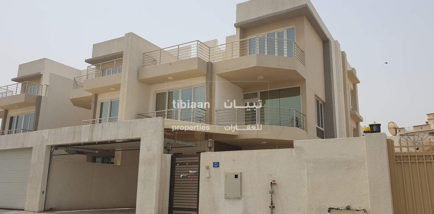 5 bedrooms Villa in Muscat, Oman No. 53432