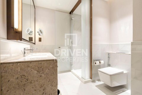 Квартира с 1 спальней в Address Harbour Point, ОАЭ №193247 3