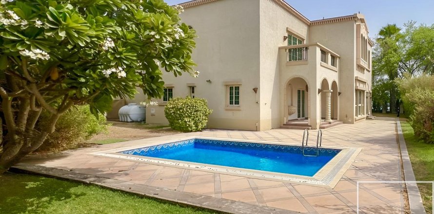 Villa de 4 dormitorios  No. 123652