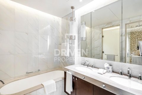 Квартира с 3 спальнями в The Address Residence Fountain Views, ОАЭ №190489 16