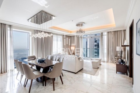 Квартира с 3 спальнями в The Address Residence Fountain Views, ОАЭ №190489 3