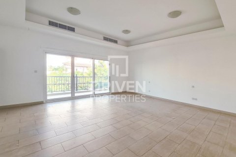 5 bedrooms Villa in The Villa, UAE No. 85557 3