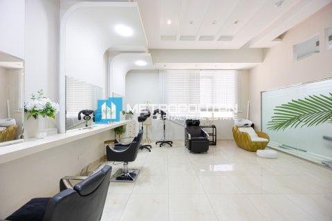 Villa commerciale de 12 chambres à Khalifa City, UAE No. 146493 15