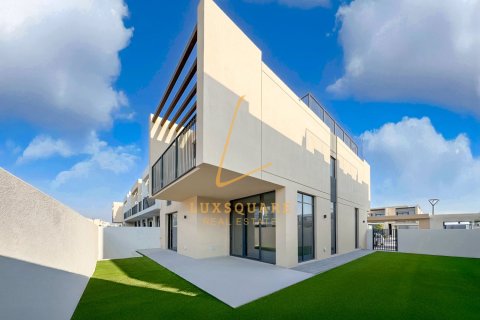 4 bedrooms Villa in Dubai South (Dubai World Central), UAE No. 139938