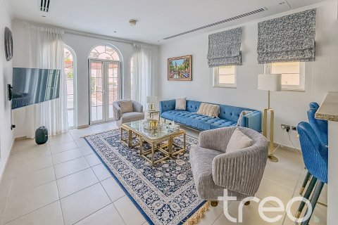 3 bedrooms Villa in Legacy, UAE No. 173920 4