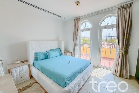 3 bedrooms Villa in Legacy, UAE No. 173920 17