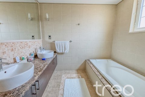 3 bedrooms Villa in Legacy, UAE No. 173920 10