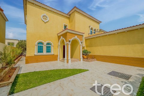 3 bedrooms Villa in Legacy, UAE No. 173920 18