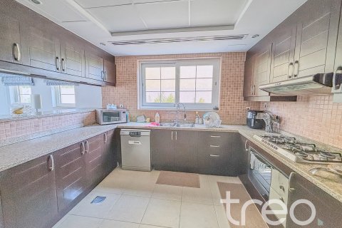3 bedrooms Villa in Legacy, UAE No. 173920 8