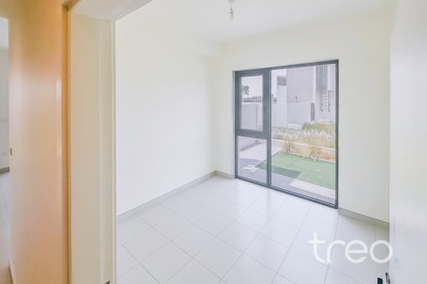 4 bedrooms Townhouse in EMAAR South, UAE No. 200872 9