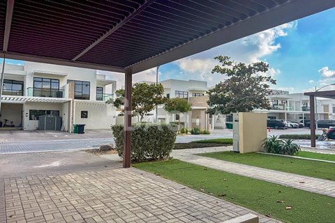 Вилла с 3 спальнями в Trinity, ОАЭ №155680