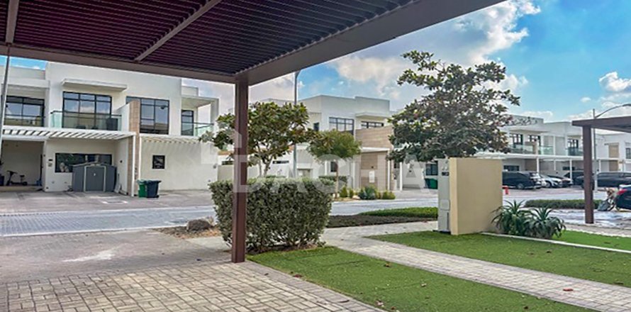 Вилла с 3 спальнями в Trinity, ОАЭ №155680